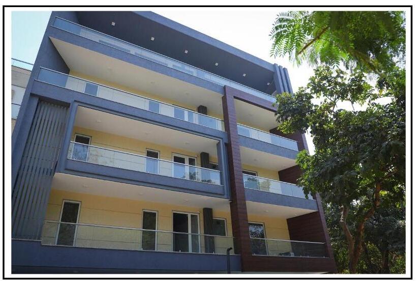 سوییت, The Empire Villa,cyber City, Gurgaon