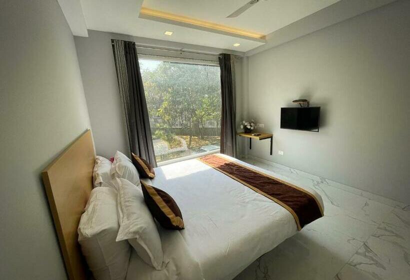 اتاق لوکس, The Empire Villa,cyber City, Gurgaon