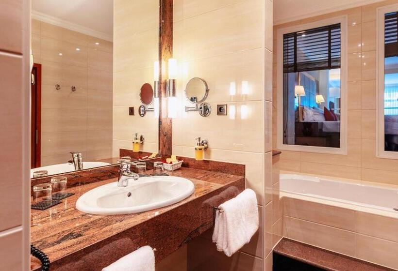 Family Suite, Amaris