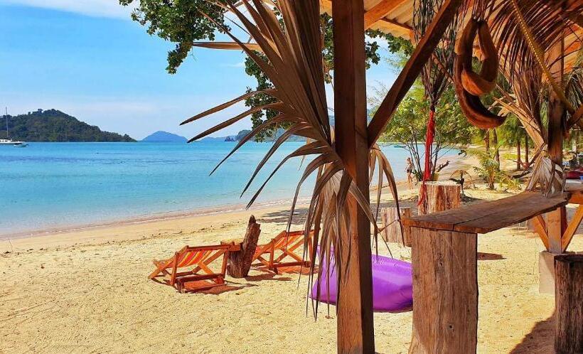 اتاق خانوادگی, Miss You Beach Resort Koh Mak
