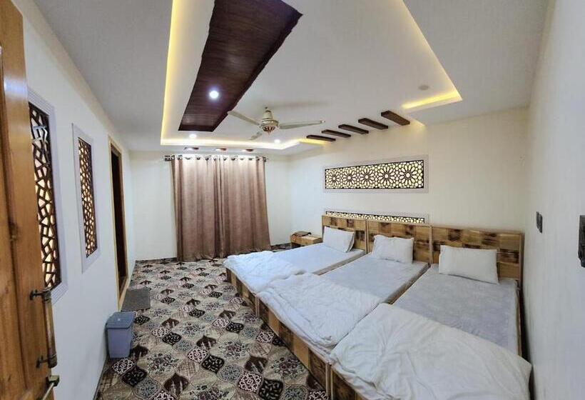 اتاق استاندارد چهار تخته, Pyramid Lodge