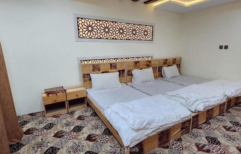 اتاق استاندارد چهار تخته, Pyramid Lodge