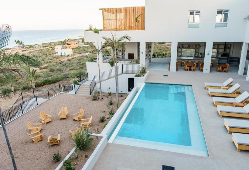 استودیوی استاندارد با چشم‌انداز دریا, Topia Retreat   Surf Suite Sur