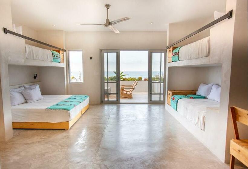 استودیوی استاندارد با چشم‌انداز دریا, Topia Retreat   Surf Suite Sur