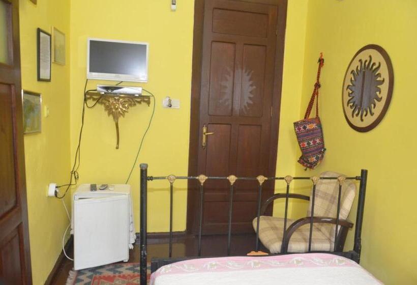 Номер Стандарт, Cunda Zehra Teyzenin Evi