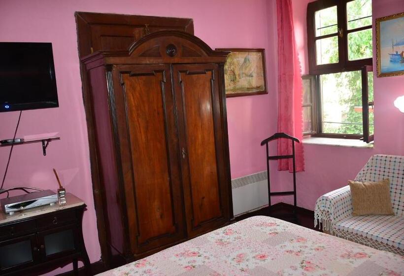 Трехместный Номер Стандарт Вид на Сад, Cunda Zehra Teyzenin Evi