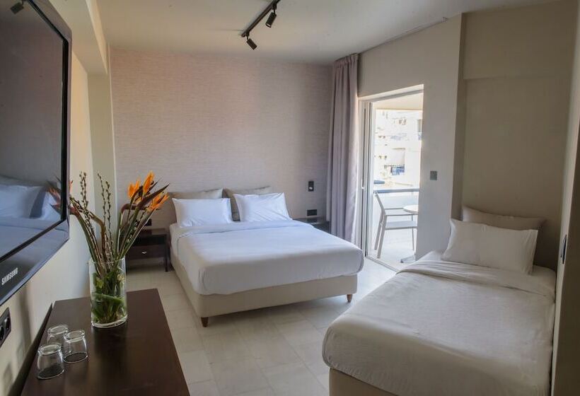 اتاق استاندارد سه نفره, Nafpaktos