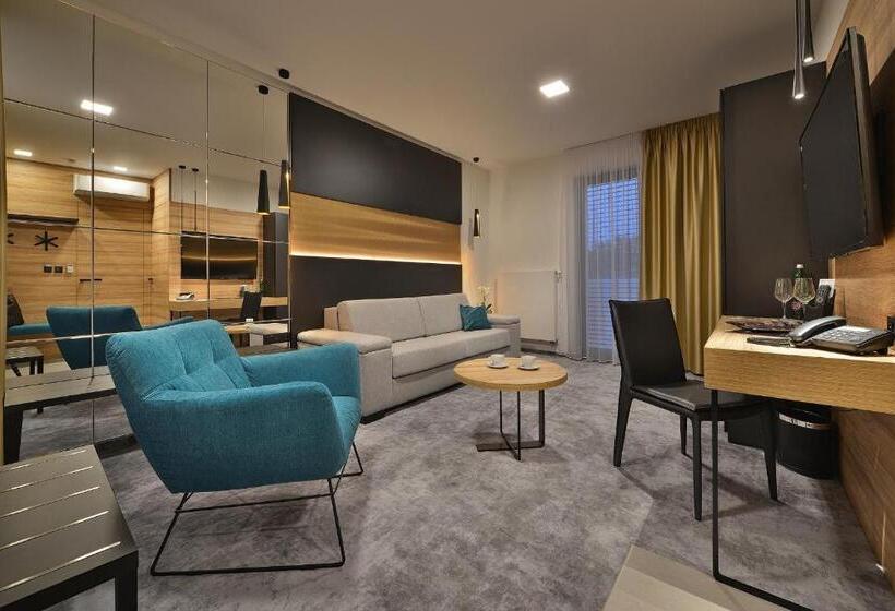 Люкс с Террасой, Premium Wellness & Wine Hotel Znojmo