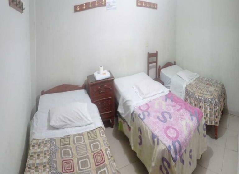 اتاق استاندارد سه نفره, Hostal El Mirador