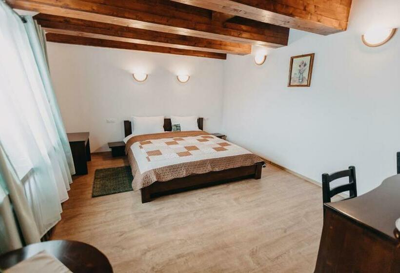 اتاق استاندارد, Pensiune și Camping Patru   Gheorgheni