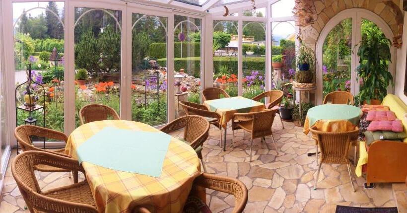 1 Bedroom Apartment Lake View, Pension Mühlenheim