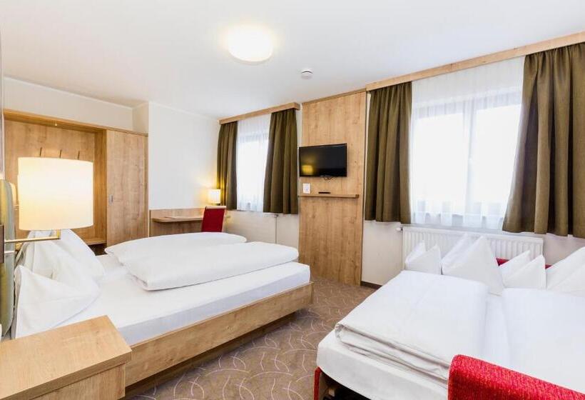 اتاق استاندارد سه نفره, Urdlwirt   Hotel & Restaurant