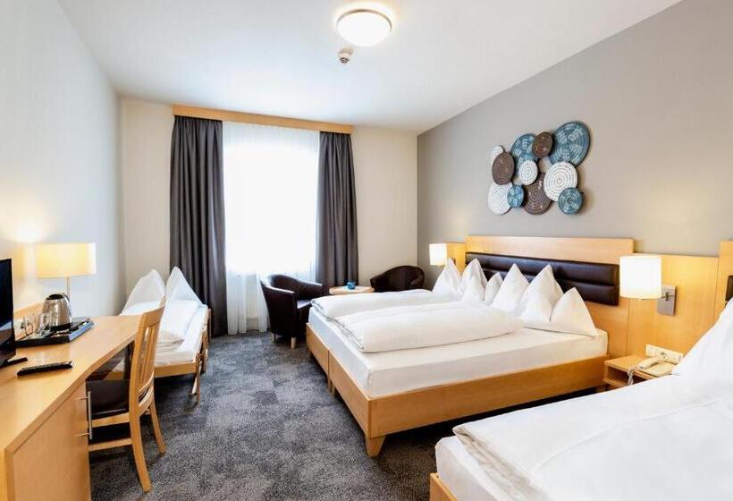 اتاق استاندارد چهار تخته, Urdlwirt   Hotel & Restaurant