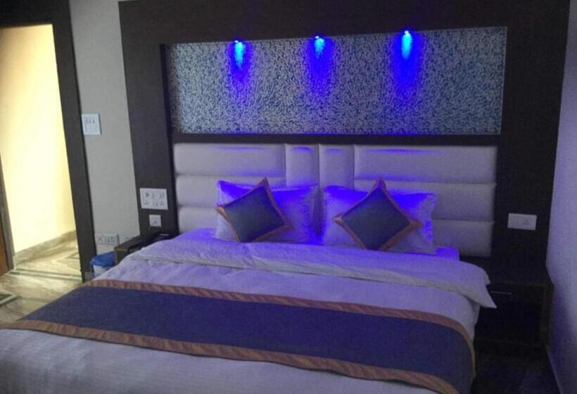 Номер Deluxe, Goroomgo Kavyansh Villa Bhimtal   Parking Facilities   Excellent Homestay Feel Like Home