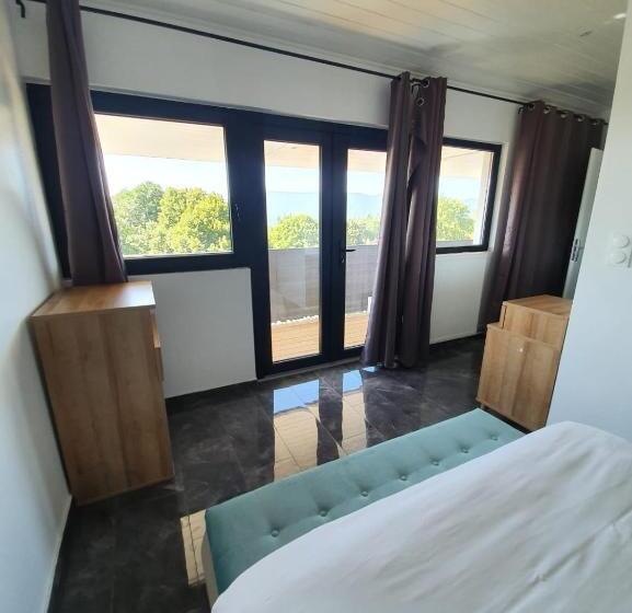 Люкс с Балконом, Hôtel Parc Les Cigognes   Albé