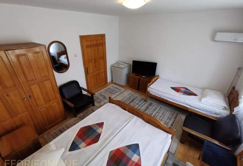 Стандартный внешний трехместный номер с ванной комнатой, Vila Casacarp
