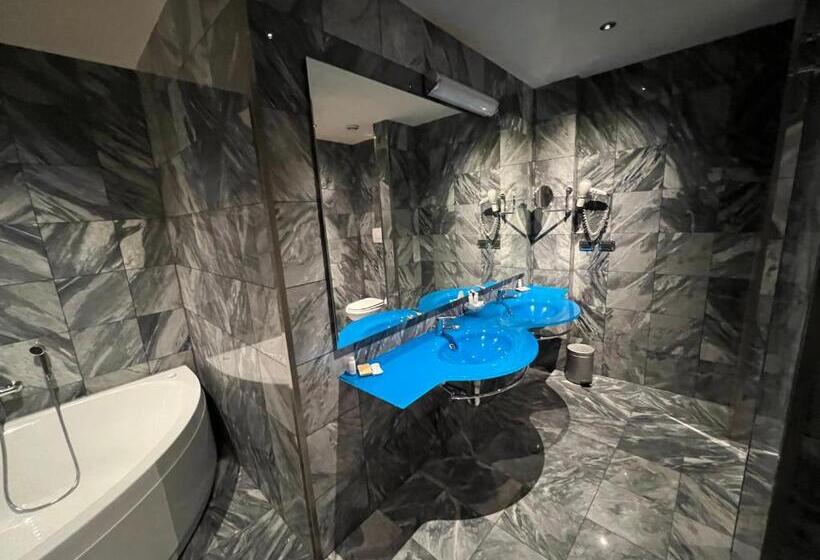 سوییت جونیور لوکس, La Fenice