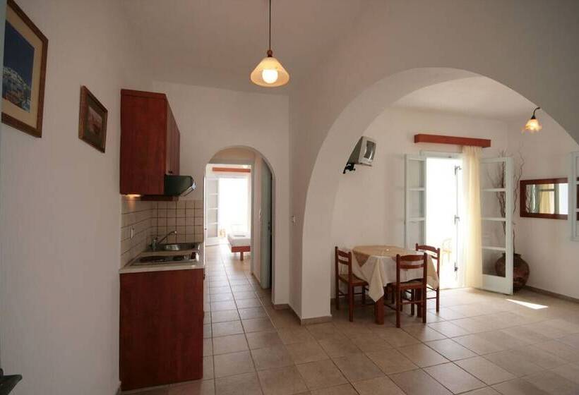 اتاق سوپریور, Pirgos Stelida