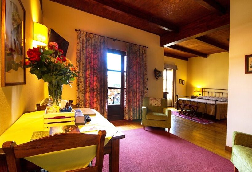 Полулюкс, Relais Castello Di Razzano