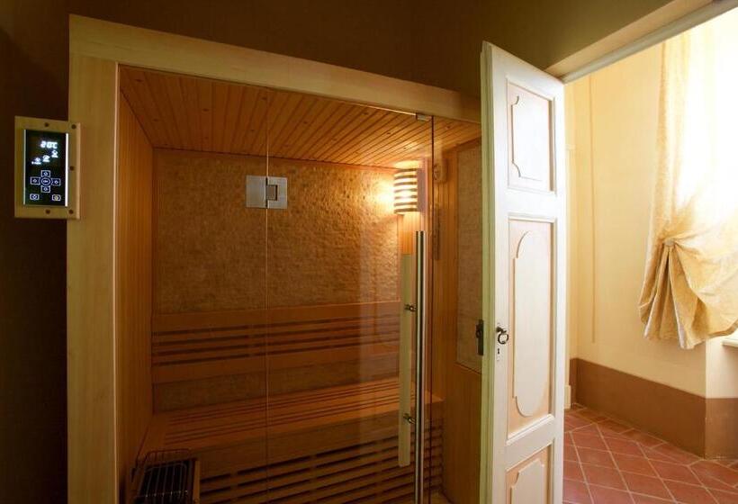Люкс Superior, Relais Castello Di Razzano
