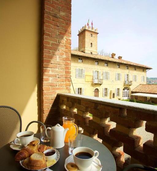 Полулюкс, Relais Castello Di Razzano