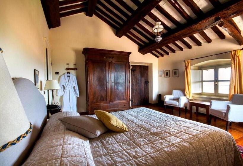Номер Стандарт, Relais Castello Di Razzano