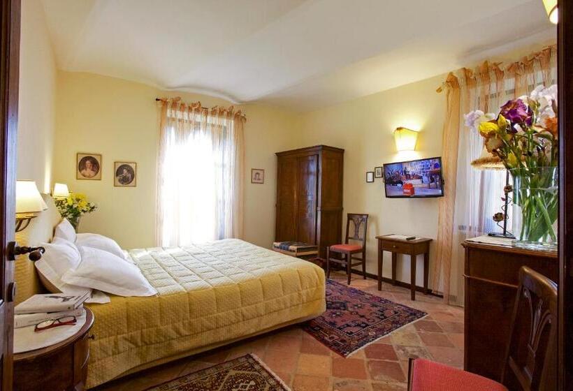 Люкс Дюплекс, Relais Castello Di Razzano