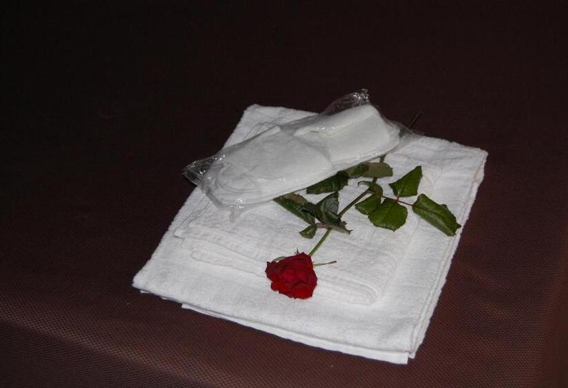 اتاق استاندارد سه نفره, Terre Iblee Resort