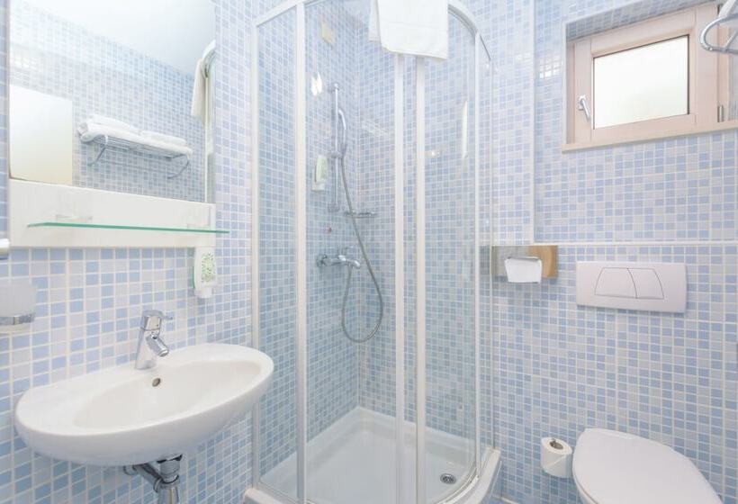 2 Bedroom Premium Apartment, Mövenpick Hotel & Residences Kvarner Bay