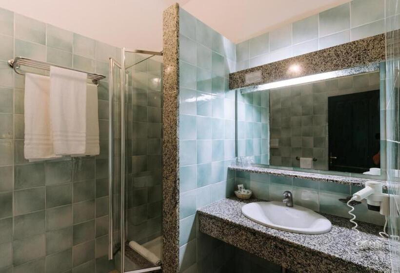 Quarto Estandar, Nicolaus Club Torre Moresca