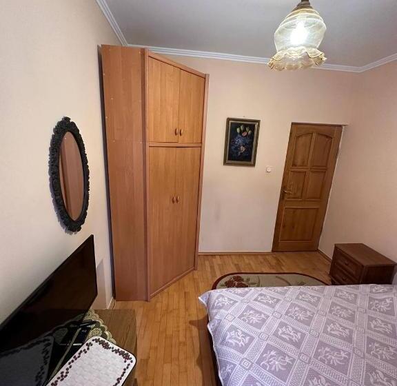 اتاق خانوادگی, роксолана