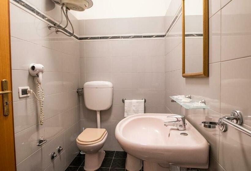 Quarto Estandar, Ada Hotel & Apartments
