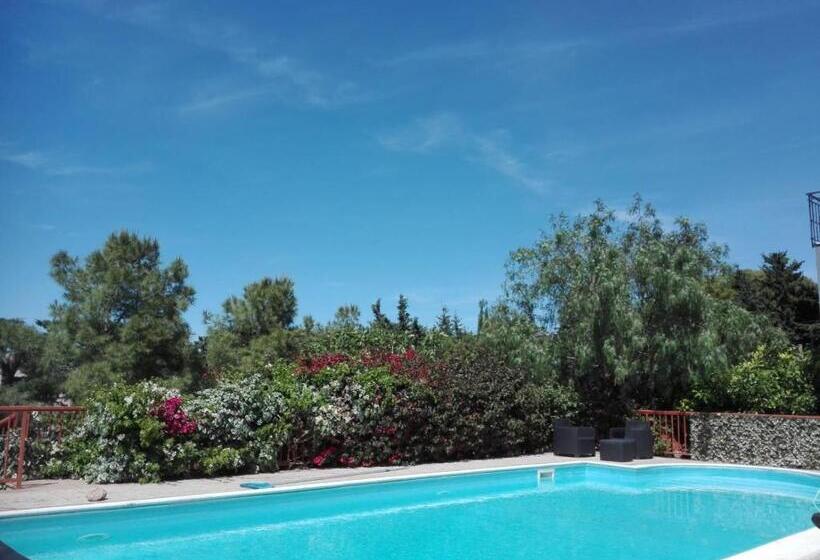 اتاق لوکس, Villa Giulia Tonnara Di Bonagia