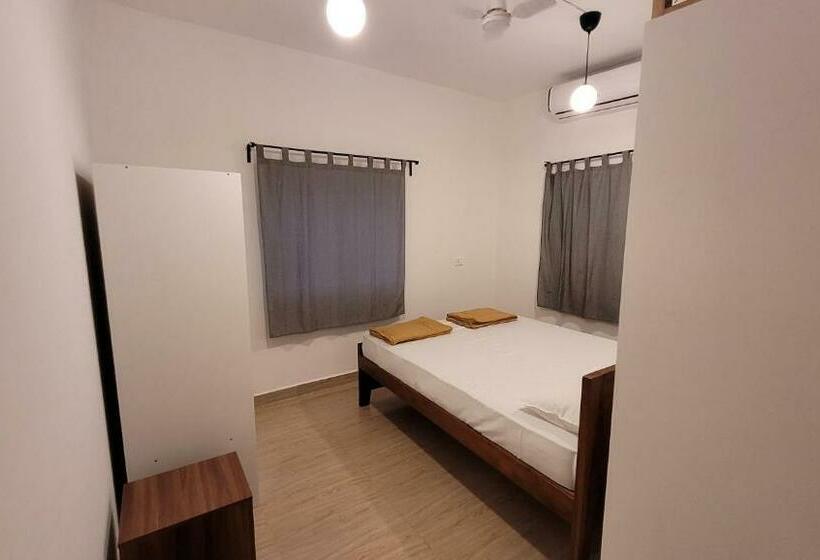 اتاق لوکس, Hostel Mandala