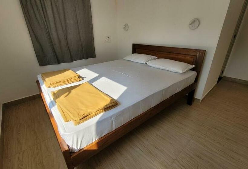 اتاق لوکس, Hostel Mandala