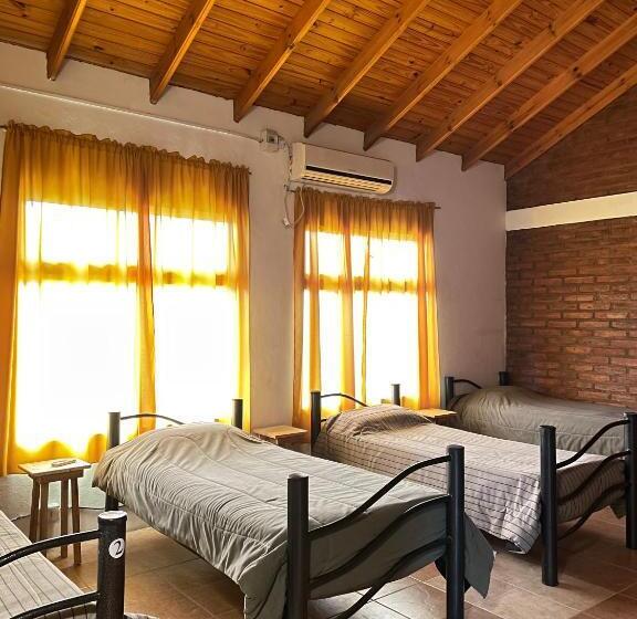 공동 객실, Hostel Bahía Ballenas