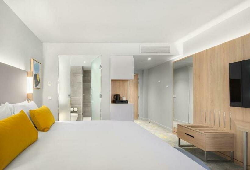 Стандартный Номер Кровать Кинг, Courtyard By Marriott Paris Charles De Gaulle Central Airport