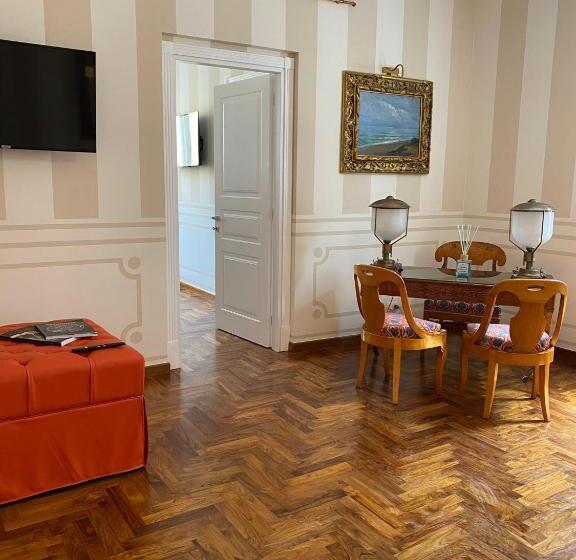 غرفة قياسية رباعية, Regal House Anzio Terrazzo