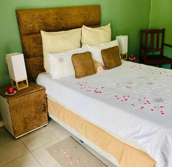 اتاق لوکس با بالکن, Su Casa Scottsville
