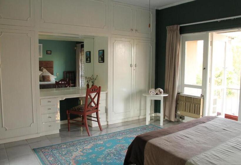 اتاق لوکس با بالکن, Su Casa Scottsville