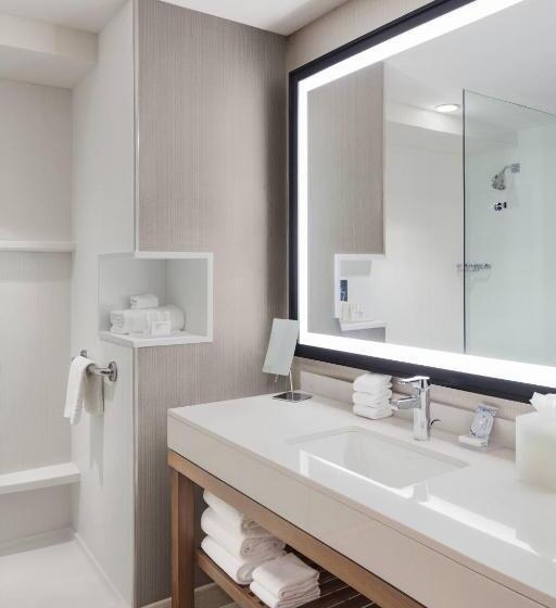 Номер Стандарт 2 Двуспальные Кровати, Courtyard By Marriott Portland Downtown/waterfront
