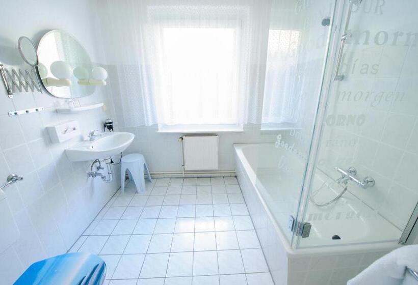 Quarto Economy, Forsthaus Sellin