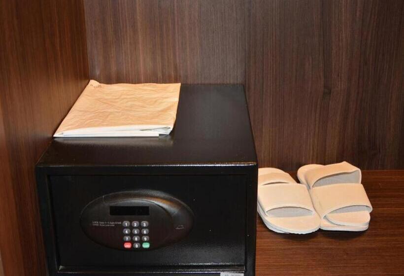 اتاق لوکس با تخت بزرگ, Ramada By Wyndham Bali Sunset Road Kuta