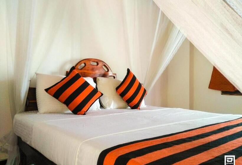 اتاق لوکس با بالکن, Ella River Face Inn