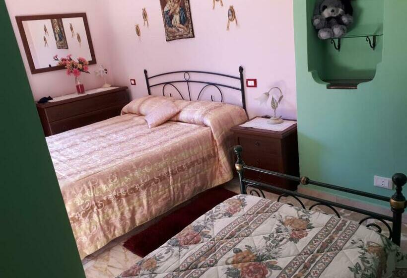 غرفة قياسية ثلاثية حمام مشترك, B&b Villa Maria Ausilia