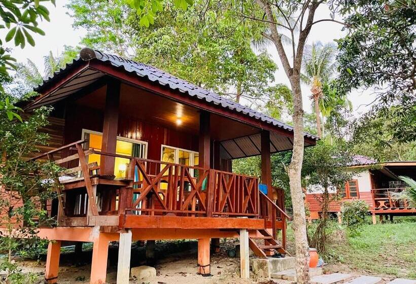 اتاق خانوادگی با چشم‌انداز باغ, Marina Resort Koh Phayam Ranong