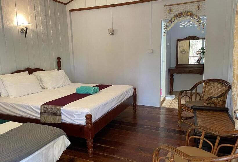بانگلوی استاندارد با چشم‌انداز دریا, Marina Resort Koh Phayam Ranong