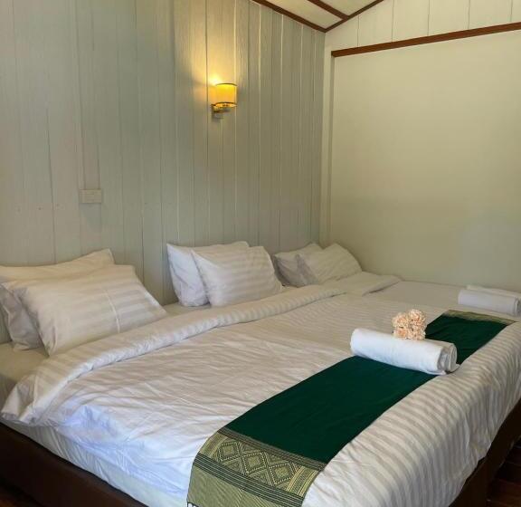 بانگلوی استاندارد با چشم‌انداز دریا, Marina Resort Koh Phayam Ranong