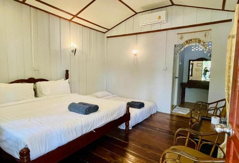 بانگلوی استاندارد با چشم‌انداز دریا, Marina Resort Koh Phayam Ranong