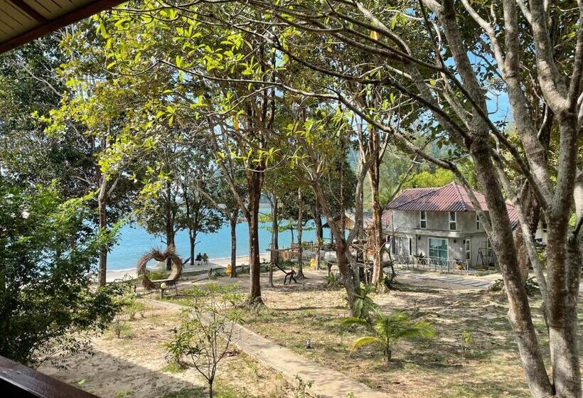 بانگلوی استاندارد با چشم‌انداز دریا, Marina Resort Koh Phayam Ranong
